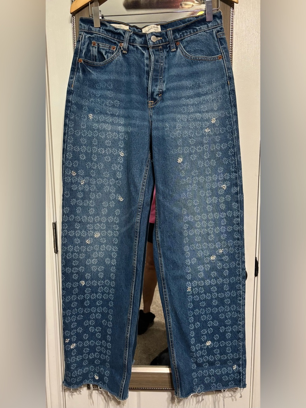 Women's Universal Thread Floral Embroidered Mid-Rise 90s Baggy Jeans